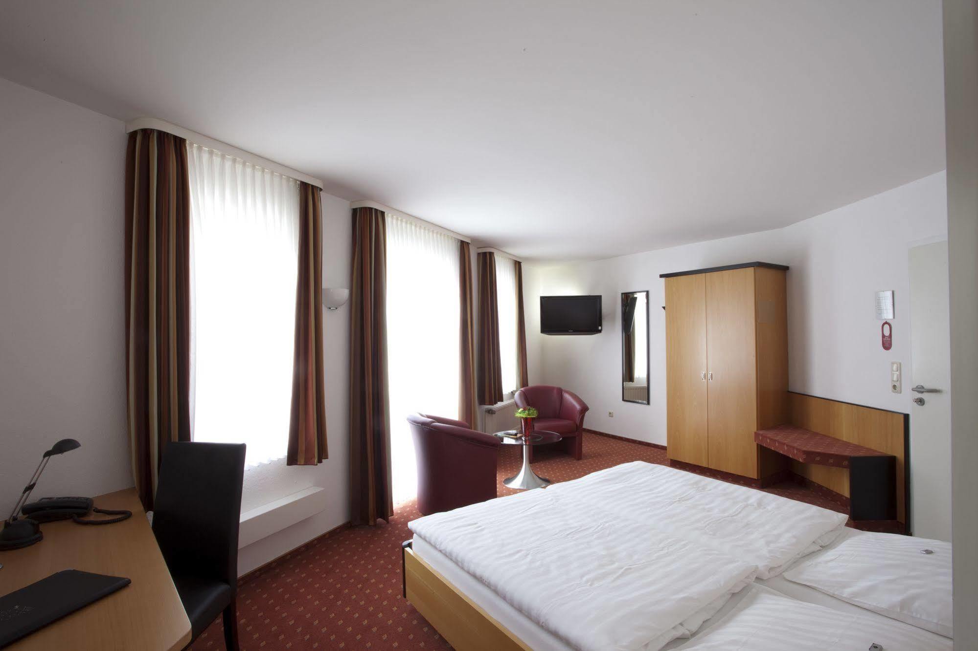 Hotel Am Braunen Hirsch Celle Exterior photo